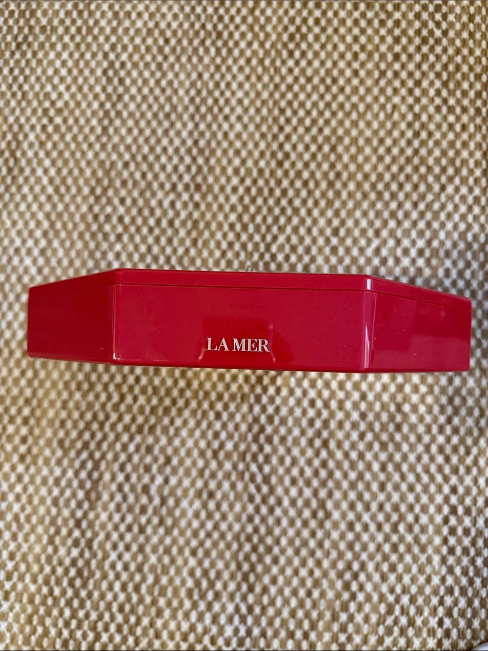 La Mer Red makeup organizer